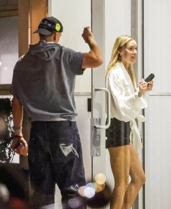 Joe Burrow’s Wild NYC Date Outfit Just Sparked a Meme Tsunami — NFL Fangirls Are Losing It