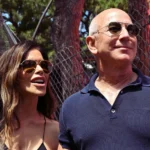 Jeff Bezos Spotted En Route to Venice But Everyone’s Talking About What’s in His Hand 1 Jeff Bezos Spotted En Route to Venice But Everyone’s Talking About What’s in His Hand