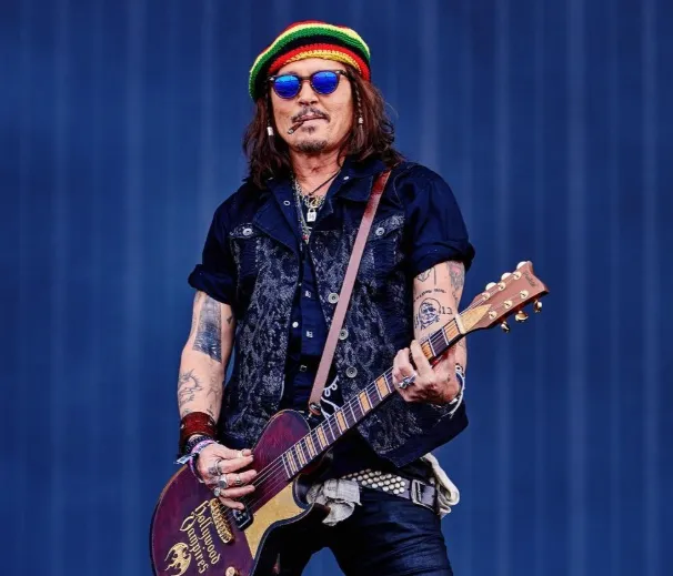 Johnny Depp Steps Back from the Screen – But Sets the Stage Ablaze in an Unexpected Way!