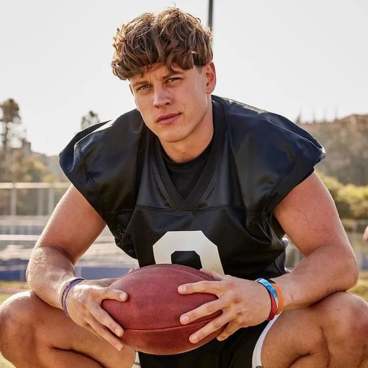 image_685e0df080ca3 NFL World Goes Wild: Super Bowl Predictions Spiral as Joe Burrow Becomes the Talk of the League
