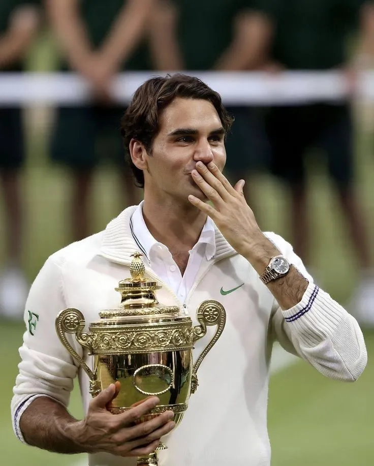 Roger Federer Just Stole Wimbledon — Without Swinging a Single Racket 19 Roger Federer Just Stole Wimbledon — Without Swinging a Single Racket