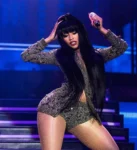 Of All Phones… Nicki Minaj Just Picked This Ancient Relic. Fans Are Losing It