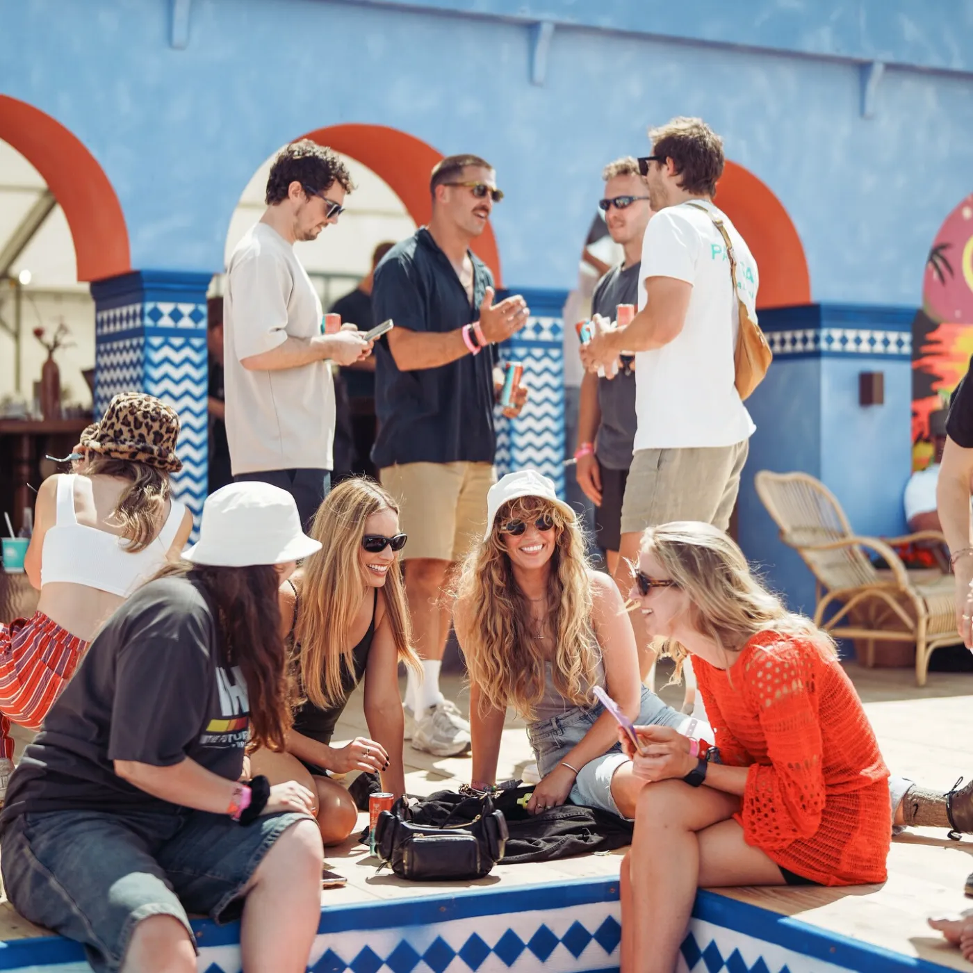 image_685ec21742bb9 Margot Robbie Sparks Glastonbury Frenzy with Papa Salt Fever Tree Pairing