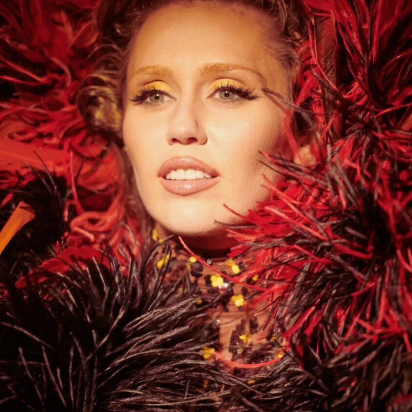 image_685ec7a9df370 Miley Cyrus Sets Internet Ablaze With New Visual Album Premiere