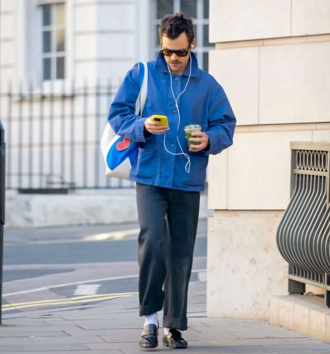 Why Did Olivia Wilde Return to Harry Styles’ Neighborhood — and With Another Man? 19 Why Did Olivia Wilde Return to Harry Styles’ Neighborhood — and With Another Man?
