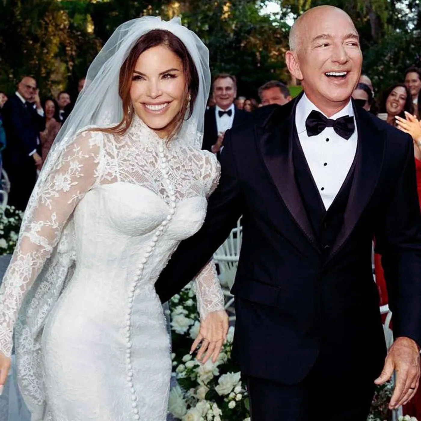 Jeff Bezos Sparks Frenzy After Wild Water Taxi Moment With Bride