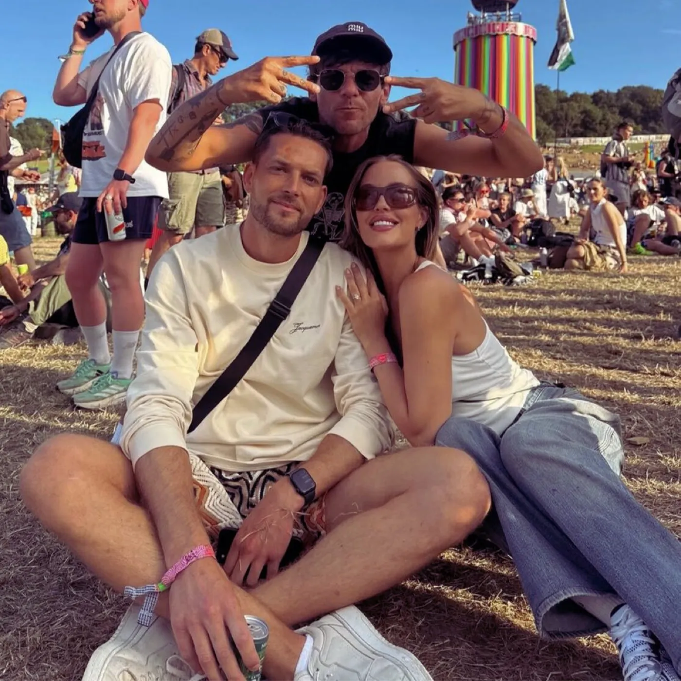 image_68614a08e78ba Internet Meltdown After Louis Tomlinson Poses With Lottie, Lewis At Glastonbury