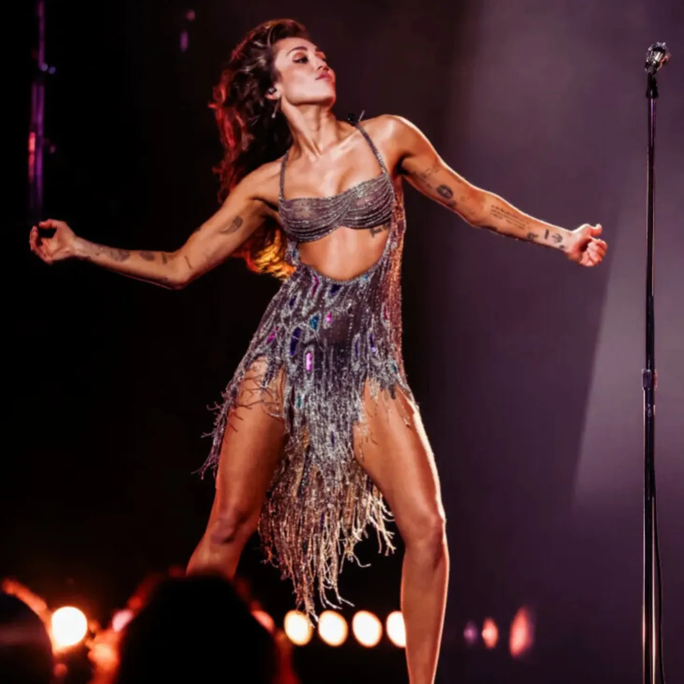 image_6861fd0c3ec81 Miley Cyrus Triggers Uproar Over Alleged Secret VMA Power Play