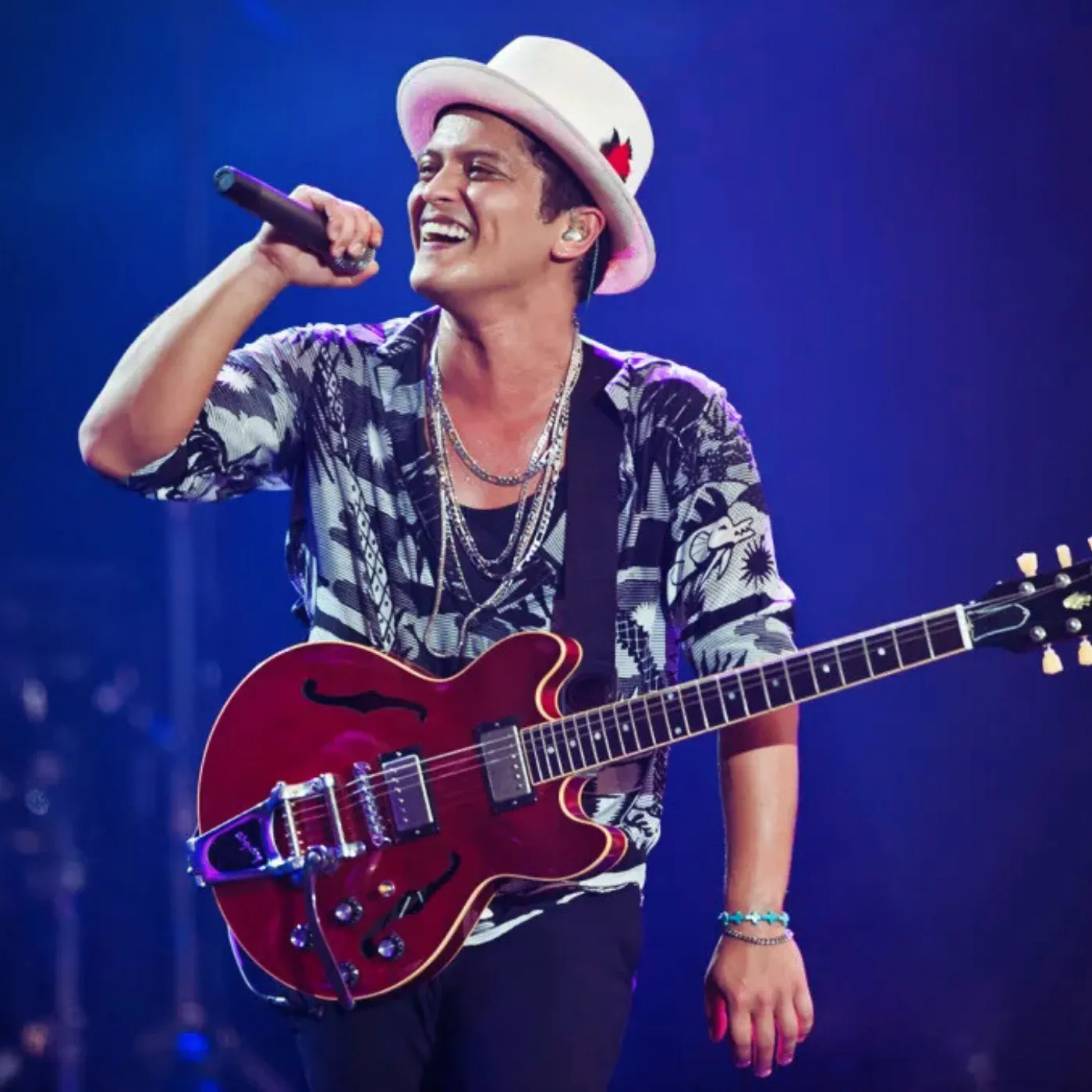 image_68622a6cac33a Bruno Mars Proves He Needs No One in the Studio