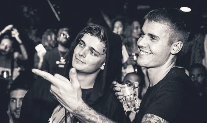 Hailey & Justin Bieber Unexpectedly Appear at Martin Garrix LA: what's going on?