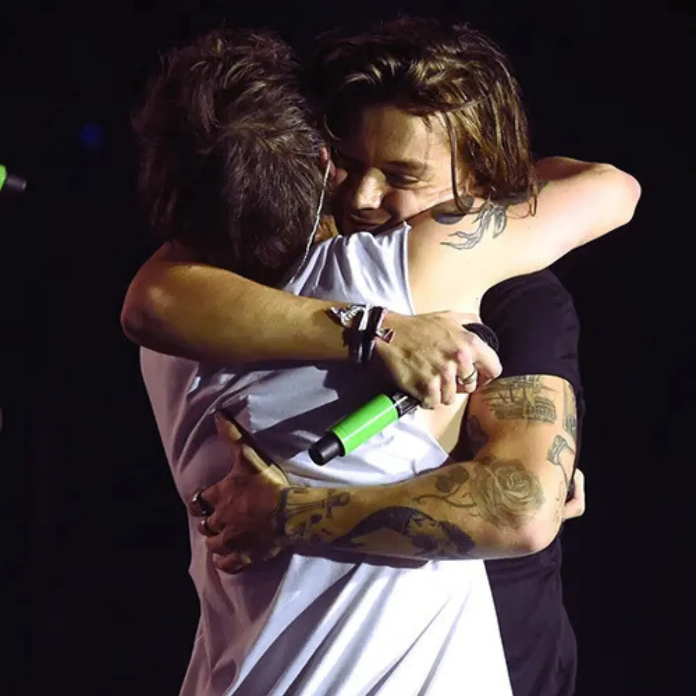 image_6862426e6ddd1 Louis Tomlinson Sets Internet Ablaze with One Silent Power Play on Harry Styles Reel