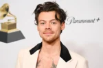 Mystery Solved! Woman Seen Kissing Harry Styles at Glastonbury Finally Identified — And It’s NOT Who You Think 1 Mystery Solved! Woman Seen Kissing Harry Styles at Glastonbury Finally Identified — And It’s NOT Who You Think