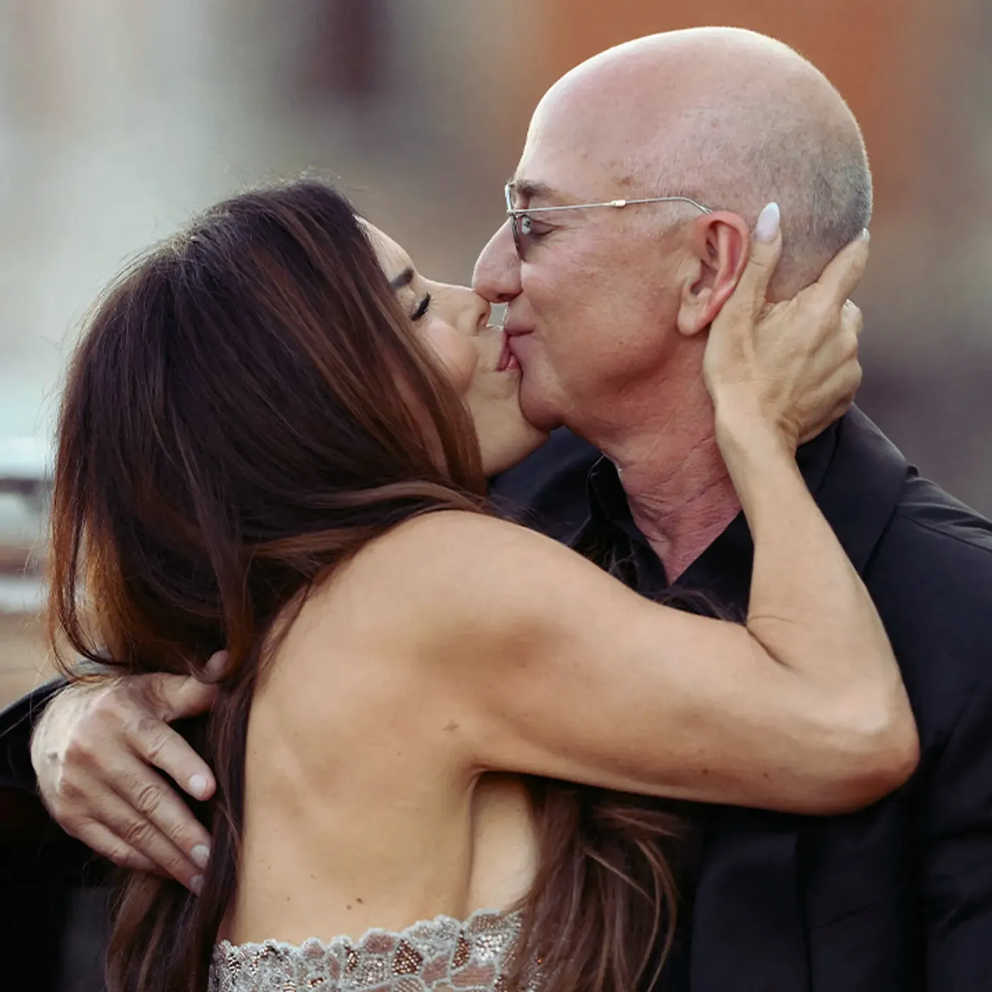 Rosie O'Donnell Calls Jeff Bezos Wedding a Sick Spectacle