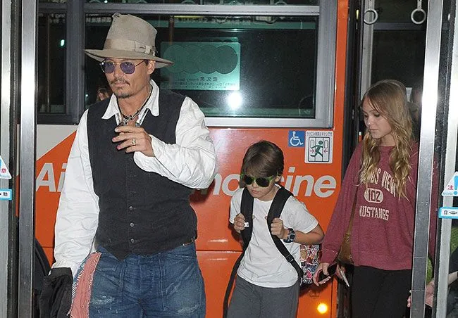 image_68648fba70628 Don't Want My Child to Repeat My Mistakes" – Johnny Depp Implicitly Warns Lily-Rose on the Red Carpet