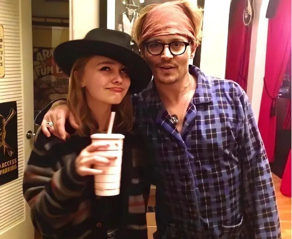 Don't Want My Child to Repeat My Mistakes" – Johnny Depp Implicitly Warns Lily-Rose on the Red Carpet