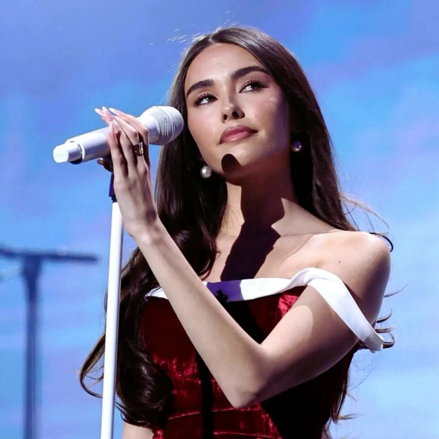 Madison Beer’s Sleepover Confession Sets the Internet on Fire