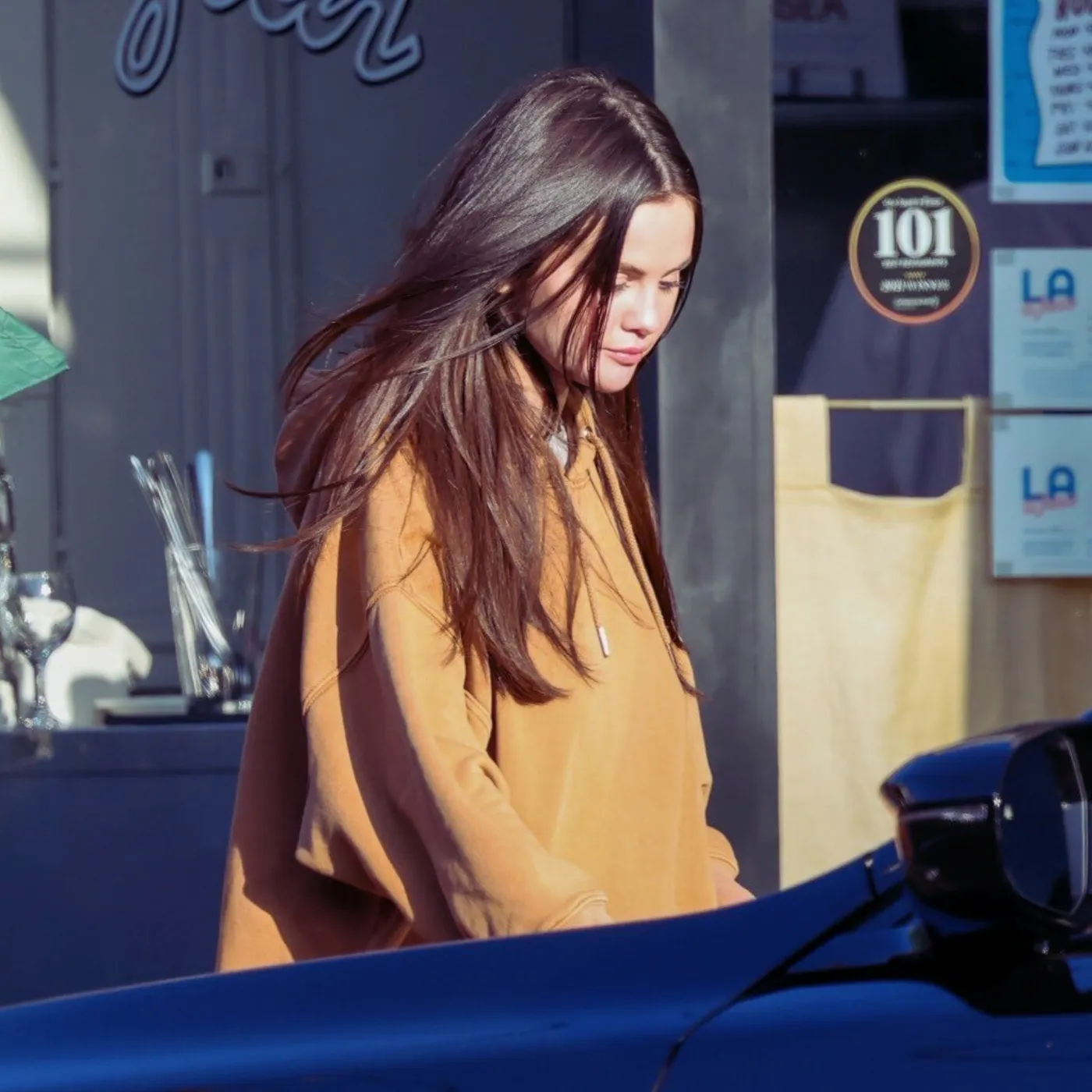 image_6864e3886e76f Selena Gomez Sparks Wild Malibu Meltdown Dining at Nobu with Sister in Full View