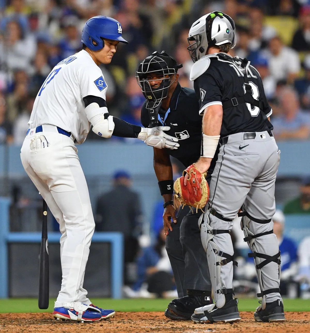 Shohei Ohtani Drops Everything After Seeing Umpire Collapse — Then Came a Moment No One Was Ready For