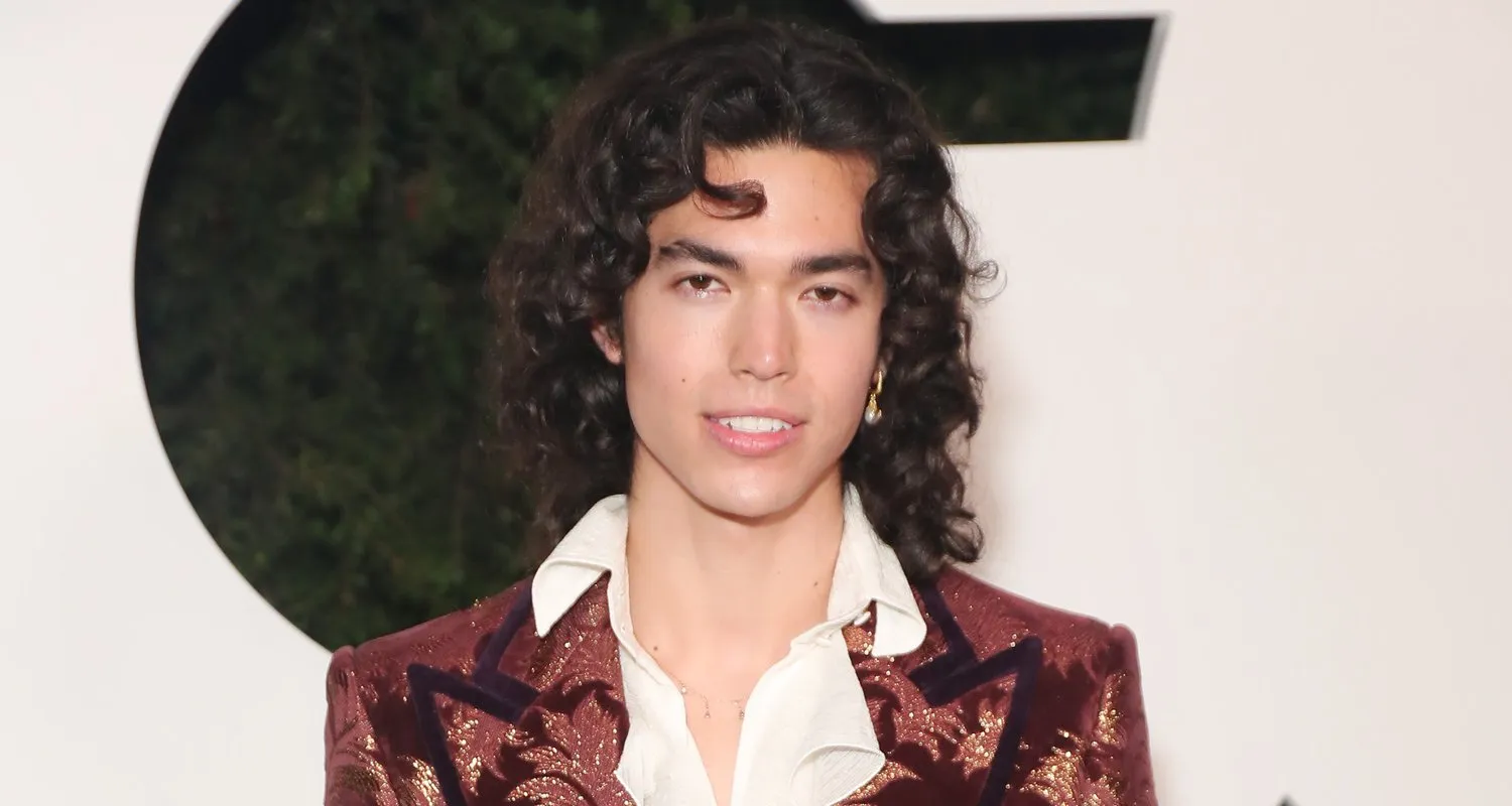 image_68679c5915fb7 Conan Gray Confessed He Wanted to Kiss Someone — Fans Think It Was Shawn Mendes… Until He Crossed Out the Name