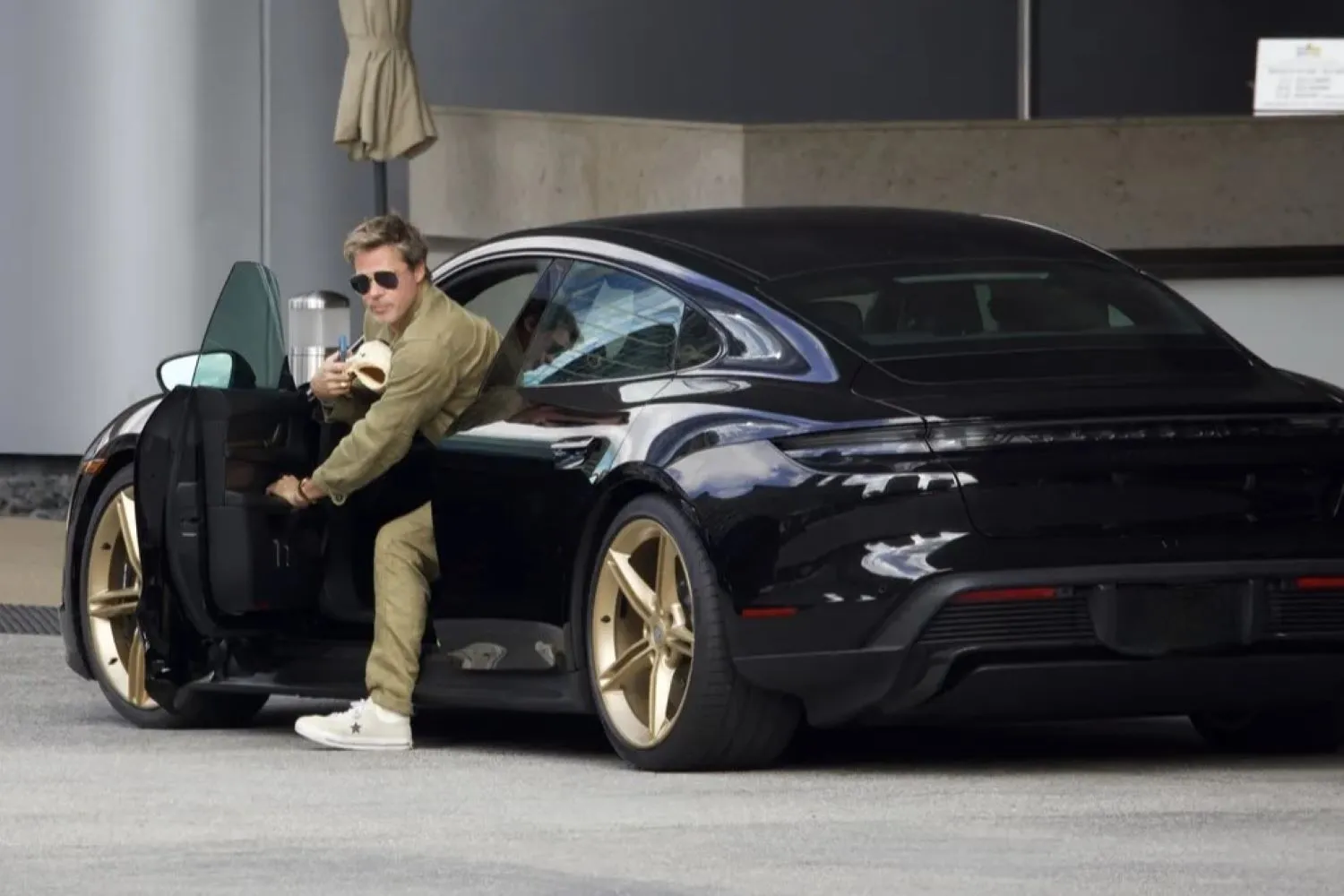 image_686b3f347c89a Not Everyone Knows: How Expensive and Rare is Brad Pitt's Collection of "Luxury Cars"?