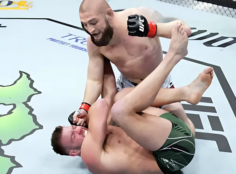 Khamzat Chimaev Will "Crush" Du Plessis as Quickly as Whittaker? A controversial prediction