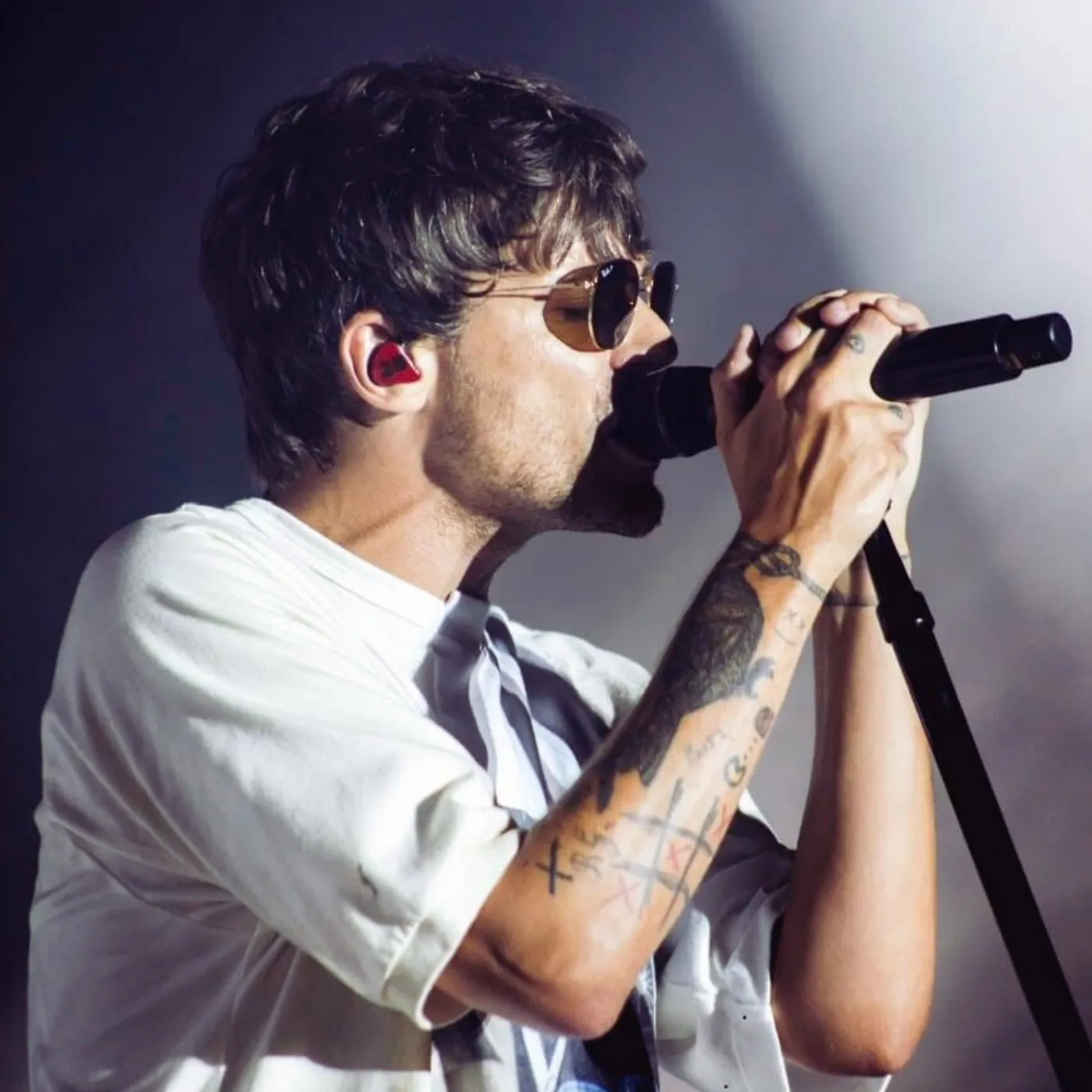 image_686b50e4bd25c Louis Tomlinson Hijacks Soccer Aid Stage to Hype Harrison Mayo’s ‘Vertigo’ in Viral Moment