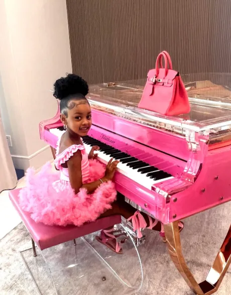 image_686b6288798bd Is This the End of the Feud? Nicki Minaj Just Gave Cardi B’s Daughter Something That No One Saw Coming — And It’s 20 Years Old