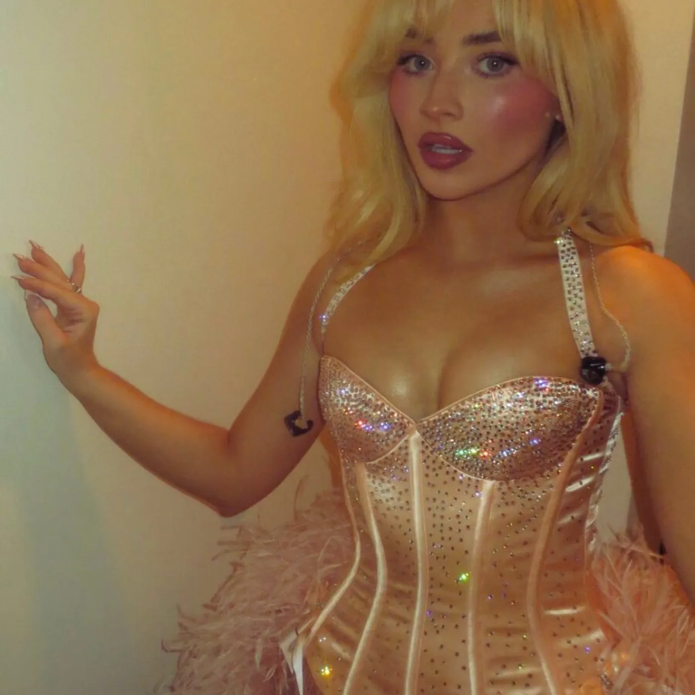 image_686b90b9b4169 Sabrina Carpenter’s “Untold” Interview Just Dropped — Internet Melts Down Over Bombshells