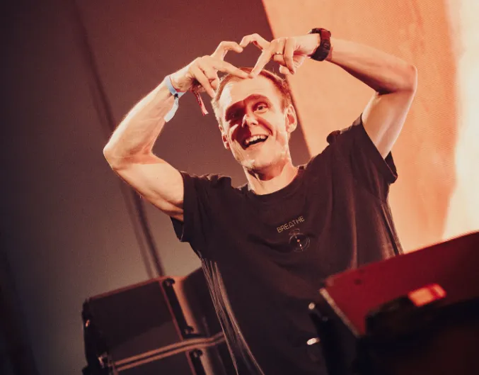 Armin van Buuren candidly: 'Not every DJ understands the true meaning of the stage'