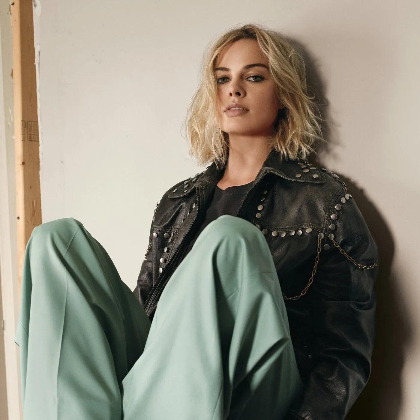 image_686cd41a76306 Margot Robbie’s Bizarre Madrid Menu: Torrija, Ear, and Baby Squid