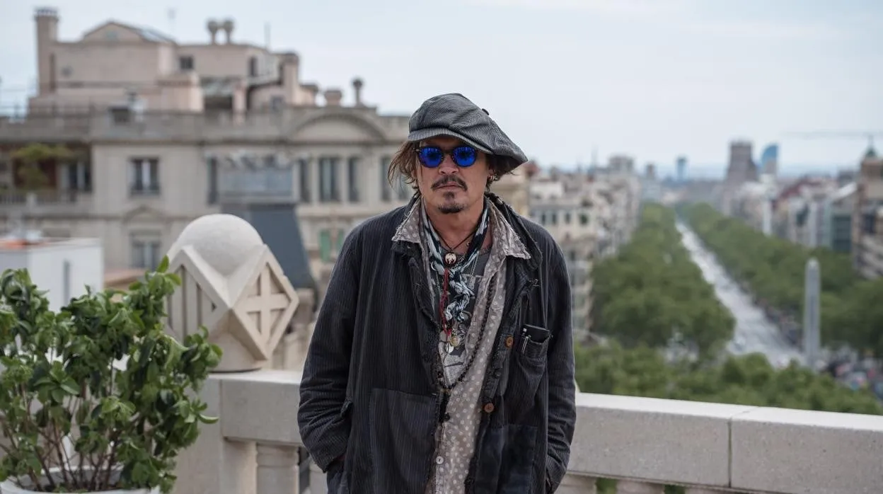 image_686cde09b0de9 Johnny Depp & Keanu Reeves join forces for a 100-year-old woman who lost her home – What happened?
