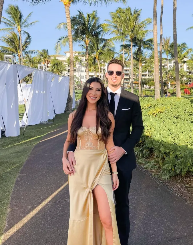 She Didn’t Say a Word — But Blake Snell’s Wife Let the Photos Do All the Talking. Now the Internet’s in Total Meltdown