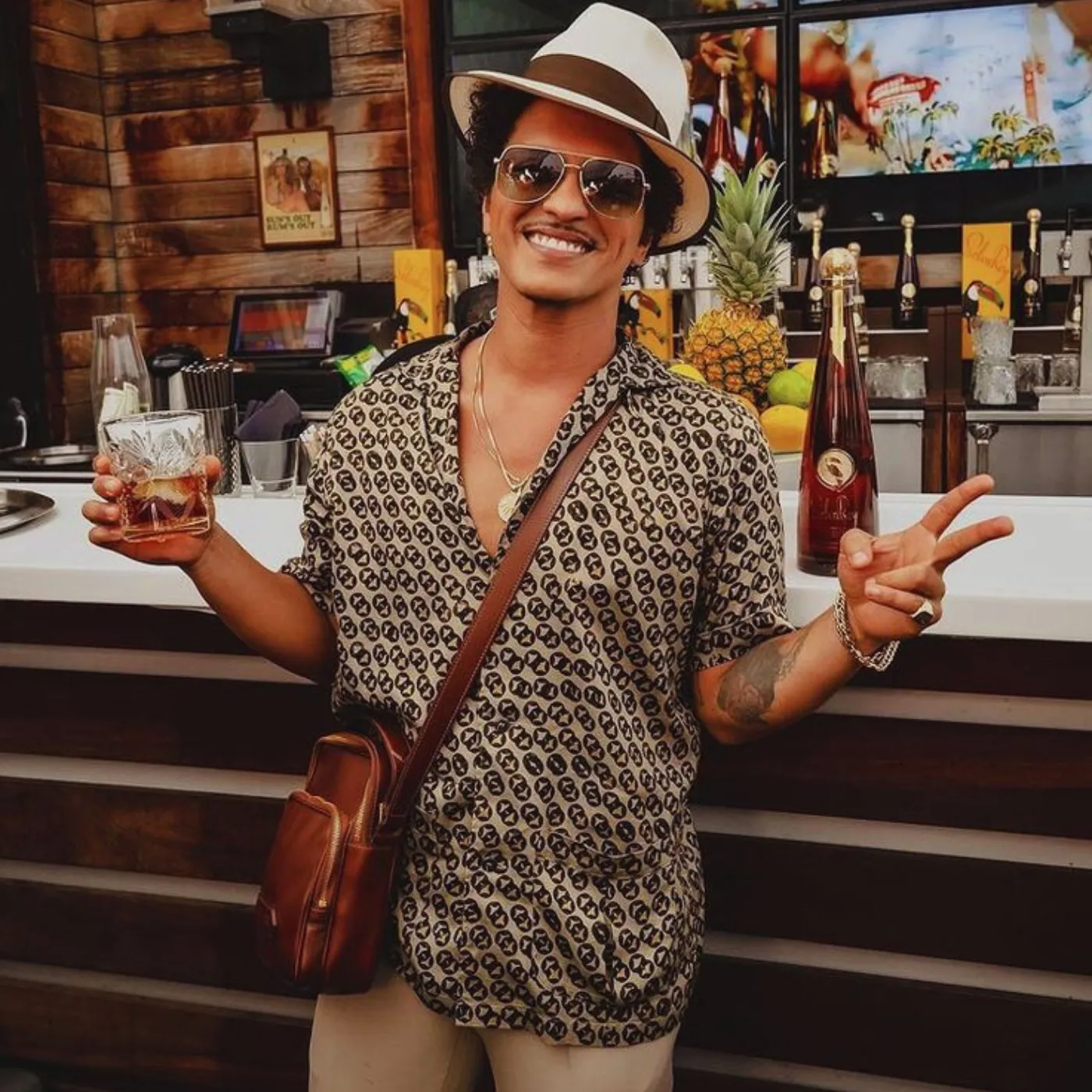 Beneath the Spotlight: Bruno Mars’ Unfiltered, Heart-Wrenching Family Journey