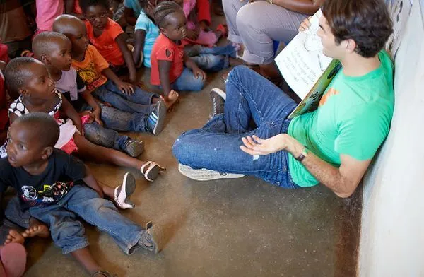 image_686f41cfac13c For 5 Years, Roger Federer Helped A Man With Down Syndrome And His Child In Secret — What the Child He Raised Just Gave Him Made the Sports World Cry