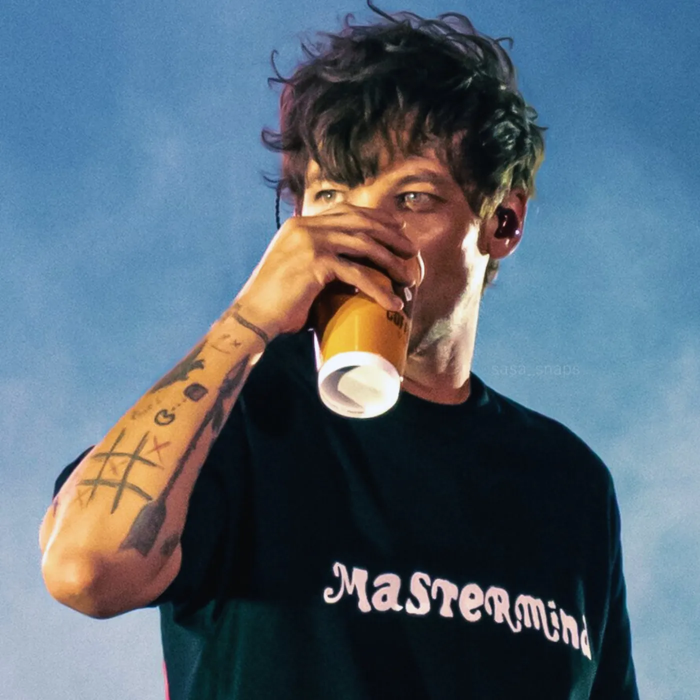 image_68708de62c999 Post-Ejekt Sparks Fly: Louis Tomlinson and Zara McDermott Heat Up the Airport