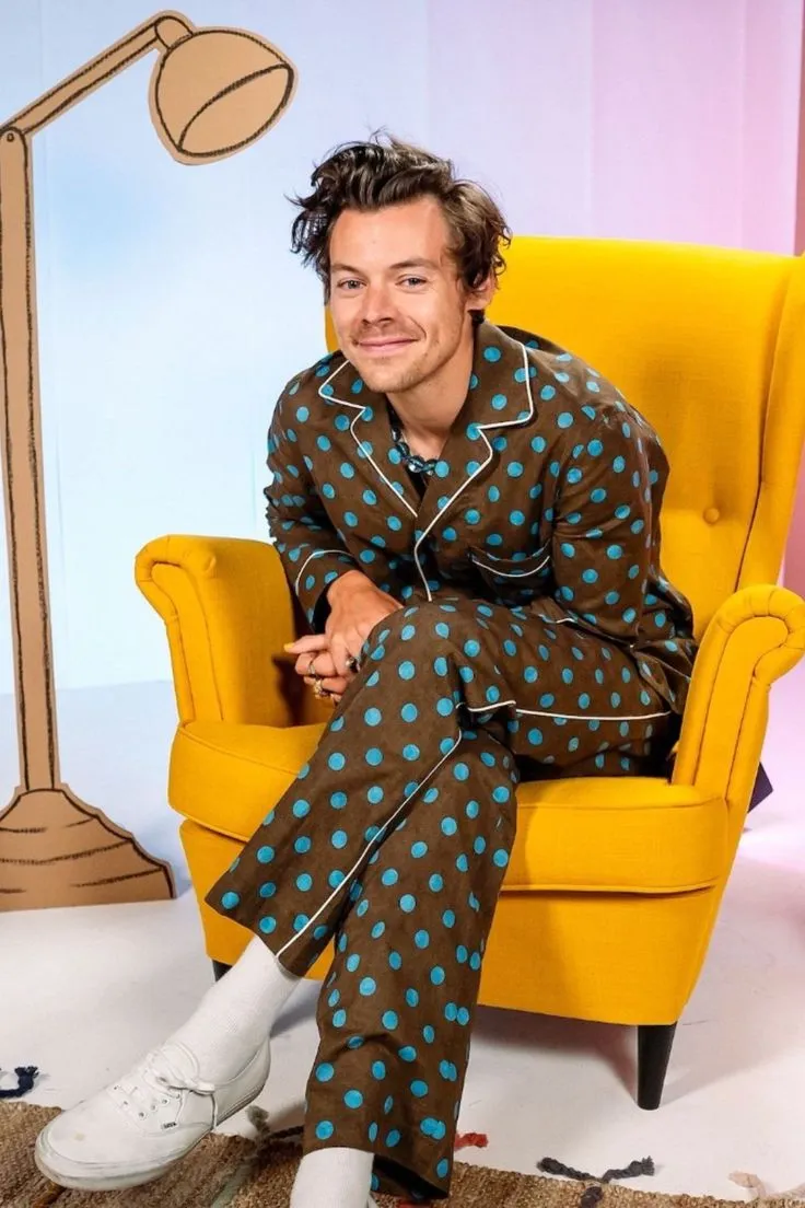 Party All Night? Inside Harry Styles’ 8 A.M. Music Marathon on the ‘Cotton Candy’ Yacht That’s Got the Internet Buzzing