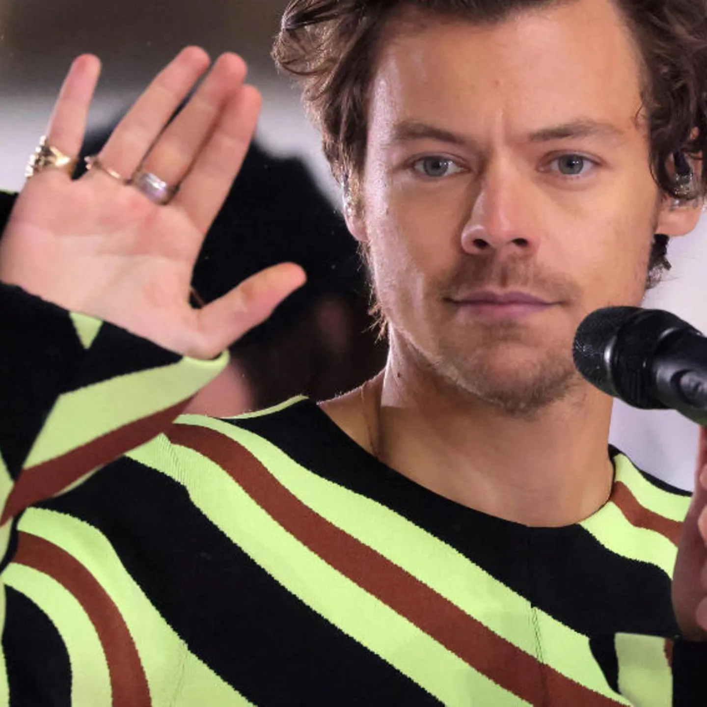 image_68711ad8f3fa8 The Moment Harry Styles Heard Kendall Jenner’s Name — His Raw Reaction Left Everyone Screaming and the Interviewer Speechless