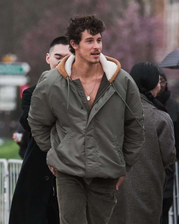 image_687137ed1b861 One Look, Millions of Reactions — This Unexpected Photo of Shawn and Troye Is Breaking the Internet for All the Right Reasons