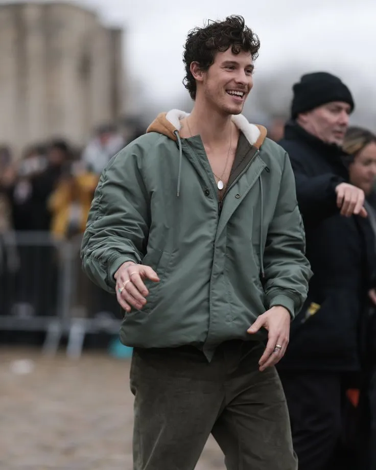 One Look, Millions of Reactions — This Unexpected Photo of Shawn and Troye Is Breaking the Internet for All the Right Reasons