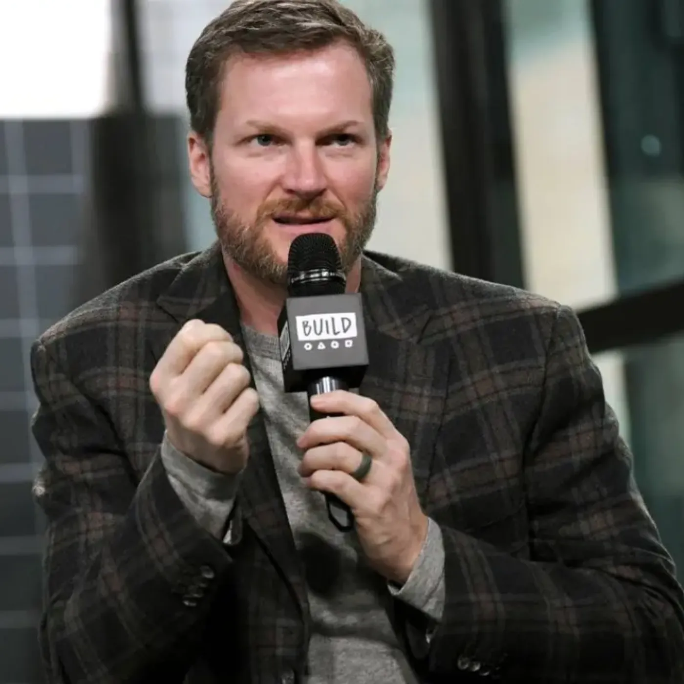 image_6871dd0a43fb1 “This Is How I Got Amy” — Dale Earnhardt Jr. Drops Unexpected Dating Advice That Stunned Everyon