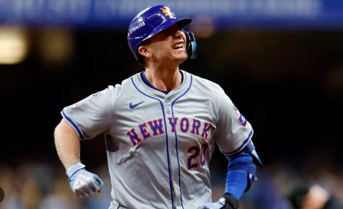 Cover Image for Pete Alonso Continues to Shine: Walk and 1 More RBI Raise His Total to 77