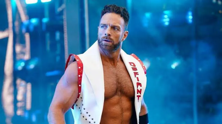 Shock Twist on SmackDown: LA Knight Stuns the WWE Universe After Seth Rollins Goes Down With Brutal Knee Scare — What Happened Backstage?