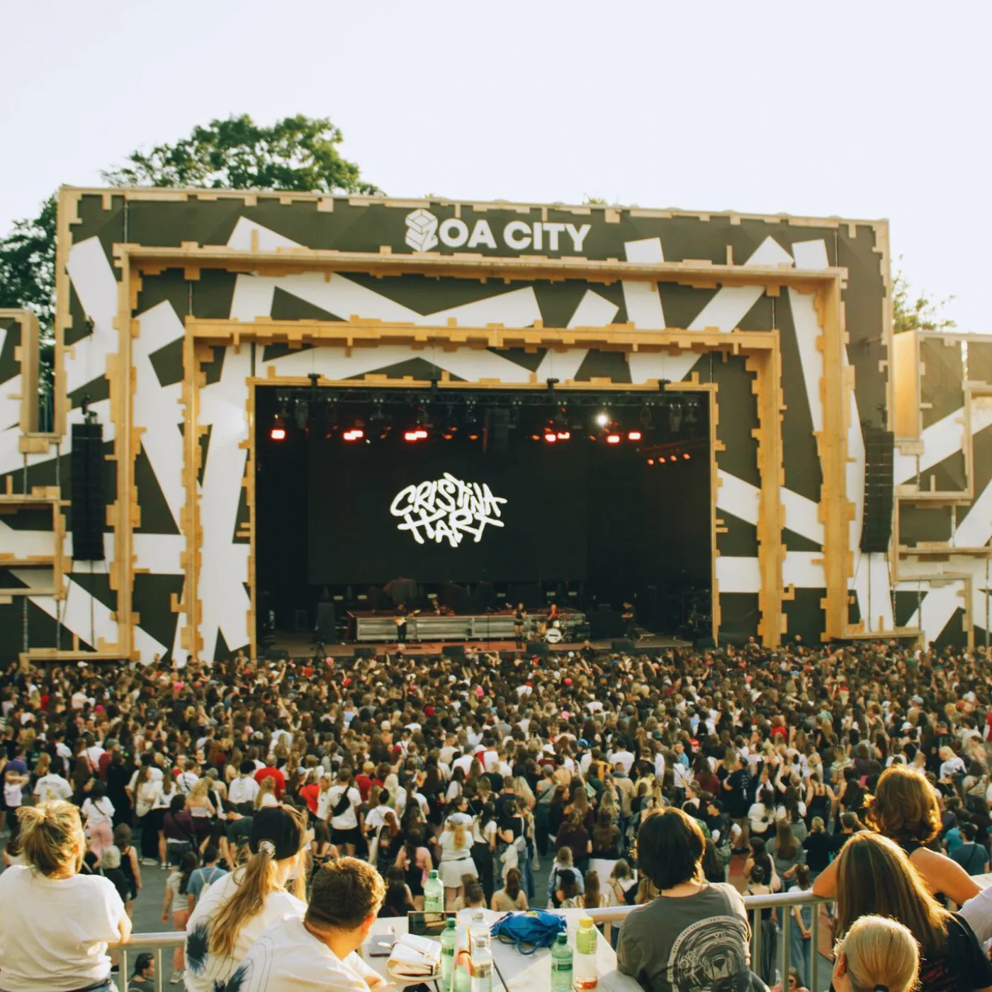 image_68749f8a68d1e Cristina Hart Shakes ZOA City to Its Core After Louis Tomlinson’s Unbelievable Onstage Surprise