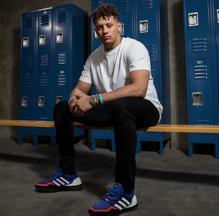 image_6874b812f17f0 Patrick Mahomes Flies to Texas After Seeing One Heartbreaking Photo — What He Did for This 3-Year-Old Flood Survivor Left the Internet in Tears