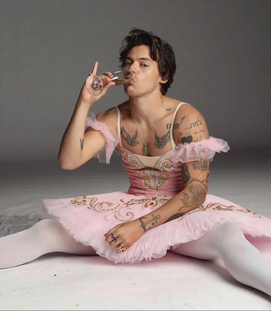 image_6874c15c1bf8b Afternoon Teas in Italy, Ballet Lessons, and a Pink Yacht?! Harry Styles’s 30th Era Is Unhinged in the Best Way