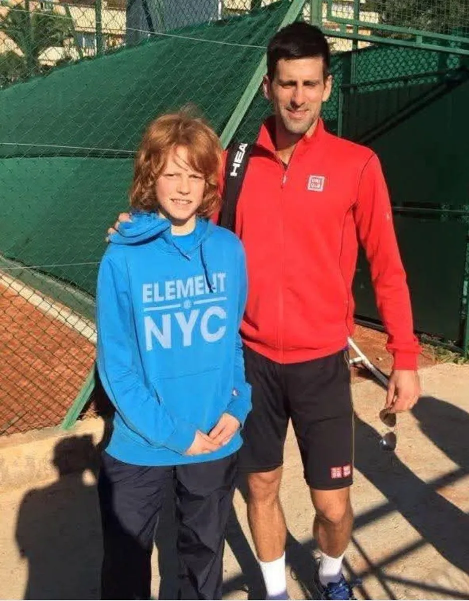 image_687716926d152 Novak Djokovic Meets His Future Rival — This Rare Photo with a Young Jannik Sinner Is Sending Tennis Fans Into a Frenzy