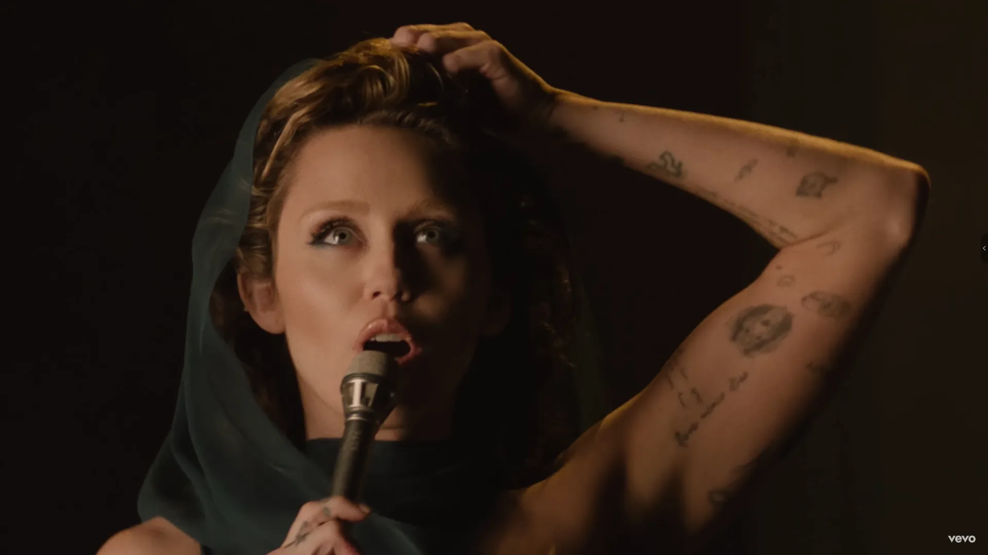 image_687724a6dada9 WHAT'S HAPPENING WITH MILEY CYRUS? Her Album "Something Beautiful" Is About to Flip Everything You Thought You Knew About Her!