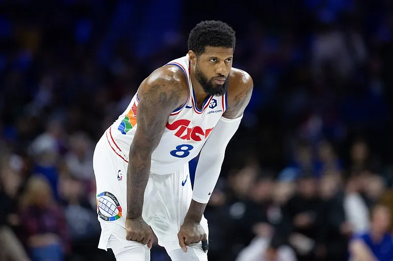 Paul George Collapses at Practice – Entire NBA Stunned by Emergency Surgery News!