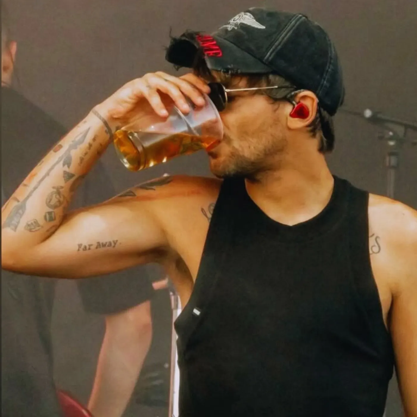image_6877692960db8 The Internet Melts Down Over Louis Tomlinson’s Savage Clapback