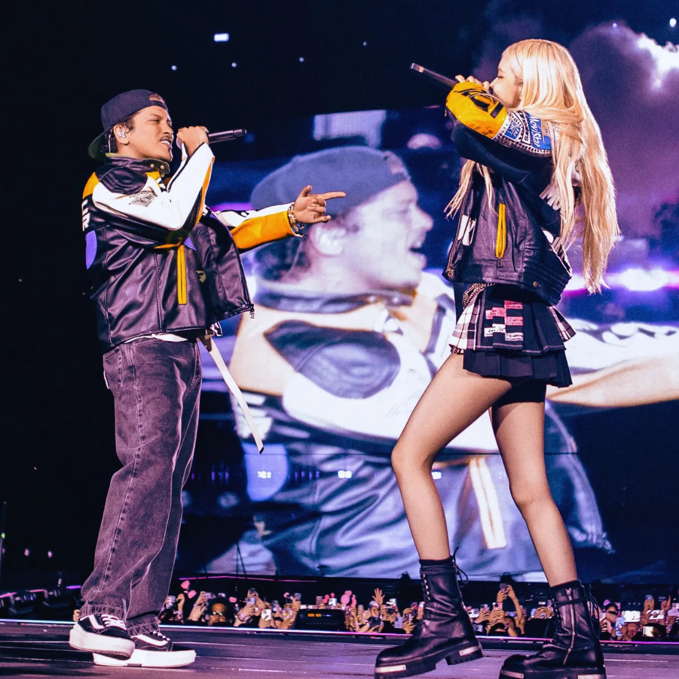 Grammy SHOCKER: Billboard Says Rosé & Bruno Mars Might Just Break the Industry With “APT.” 19 Grammy SHOCKER: Billboard Says Rosé & Bruno Mars Might Just Break the Industry With “APT.”